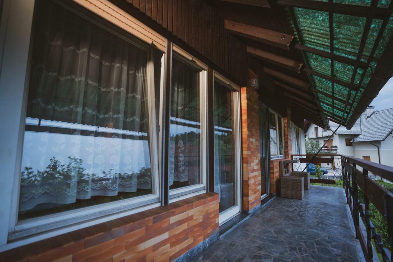 Apartmaji Retro Spodnje Gorje Exterior photo